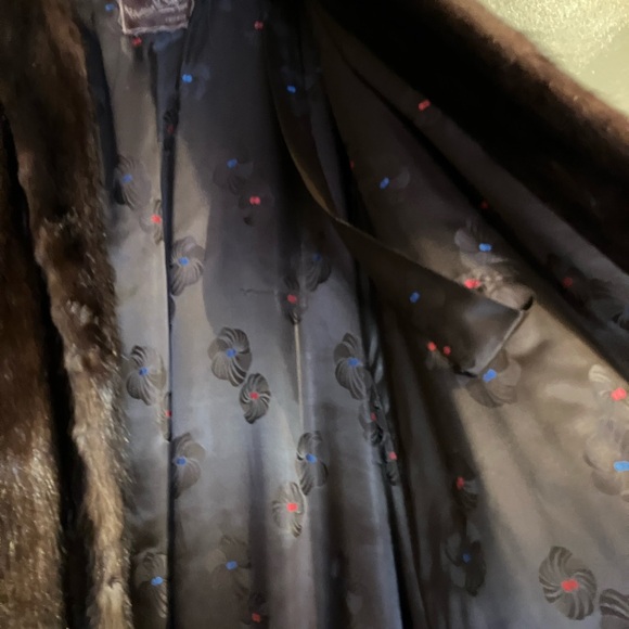 Size 0-6x reasonable offer
Mink , lamb, Rabbit, wool, fox , leather and suede ~ - Picture 5 of 13